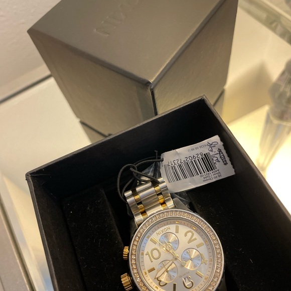 Nixon chrono crystal watch - Picture 2 of 2